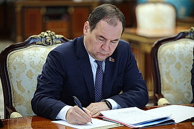 Лукашенко принял доклад Нацбанка, выступив за здоровую конкуренцию в решении важных для страны вопросов