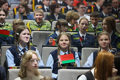 Единство - залог мира и движения вперед. Праздничное торжество в Гродно объединило все поколения жителей региона