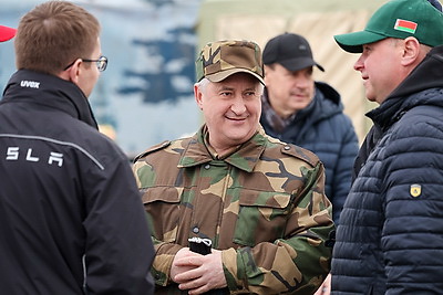 Республиканский субботник: депутаты Палаты представителей благоустроили столичный парк