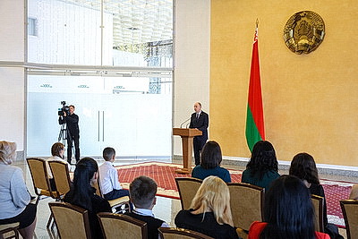 В Минской области 37 женщинам вручили орден Матери