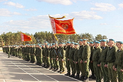 В Бресте более 300 десантников-срочников уволили в запас