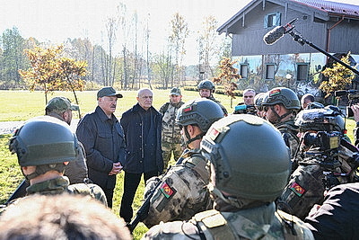 Лукашенко ставит задачу по развитию в Беларуси народного ополчения