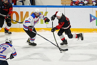 Восемь команд из четырех стран: хоккейный турнир \"В основании будущего\" стартовал в Минске