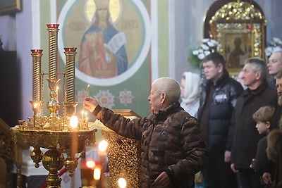 Православные верующие празднуют Крещение Господне