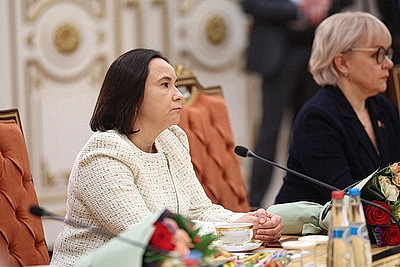 Лукашенко вручил дипломы доктора наук и аттестаты профессора