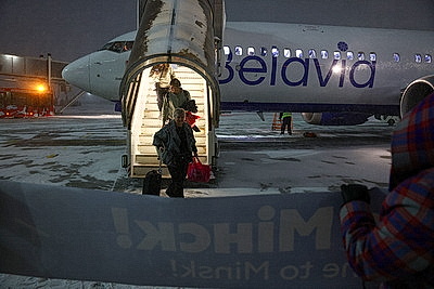 Первый после возобновления авиасообщения рейс \"Белавиа\" из Израиля встретили в Минске