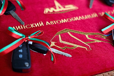 Первая партия новой линейки МАЗ ТАРГО отправилась на \"Птицефабрику Городок\"