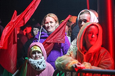 \"Женское лицо Победы\". На Кургане Славы ожили образы участниц войны