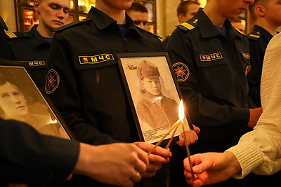 В крипту Всехсвятского храма заложили капсулы с землей и водой с мест гибели белорусов