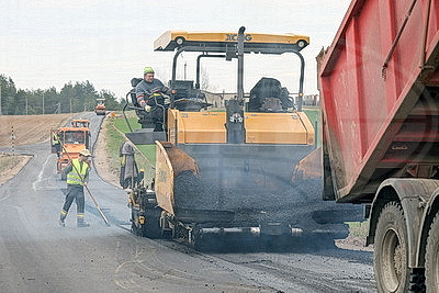 Активно включились в ремонт дорог в Гродненском районе