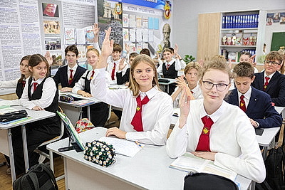 Учитель истории с 30-летним стажем: отдаем детям сердце