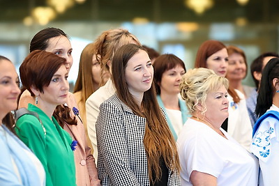 Делегация БСЖ из Брестской области посетила с экскурсией Дворец Независимости