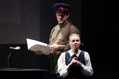 Новое прочтение Шамякина. Купаловский театр представил премьеру о войне и совести