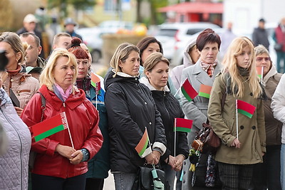 Новая жизнь общежития. Новоселье после ремонта отметили в Кореличах 64 семьи