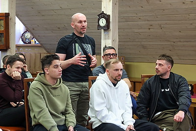 \"БлогБай. Маёвка\". Слет блогеров проходит в Лидском районе