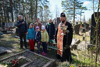 Православные верующие отметили Радуницу