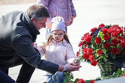\"Пусть скорбь и печаль обернутся в мужество ваше и силу\". В Хатыни проходит всенародная вахта памяти