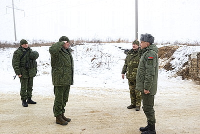 Атаки дронов, засады противника: с чем сталкиваются десантники во время проверки боеготовности ВС