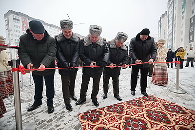 Ключи от арендных квартир получили 60 семей военнослужащих Борисовского гарнизона