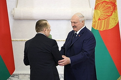 Лукашенко привел к присяге судей Конституционного и Верховного судов