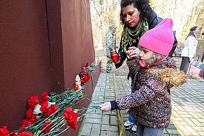 Нельзя предать забвению. В Глубокском районе почтили память погибших жителей сожженных деревень