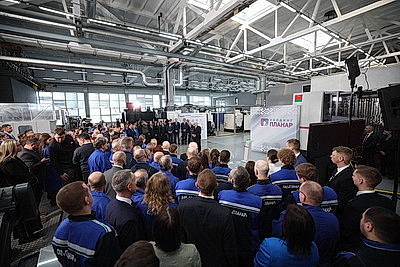 Лукашенко в Минске дал старт работе уникального производства в сфере микроэлектроники