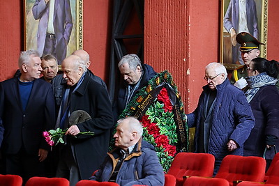 В Минске простились с народным поэтом, одним из авторов Государственного гимна Владимиром Каризной