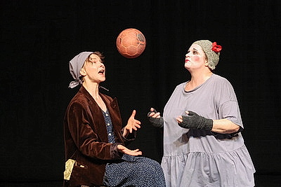 Театр юных зрителей им. А.А.Брянцева представил на \"M.@rt.контакт\" спектакль \"Красавица\"