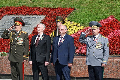 Символ мужества и гордости народа. Торжества по случаю Дня Независимости проходят на Кургане Славы