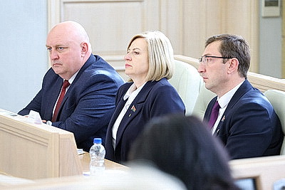 Заседание пятой сессии Совета Республики проходит в Минске