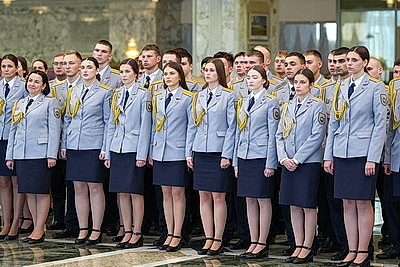 Дворец Независимости посетили сотрудники Следственного комитета