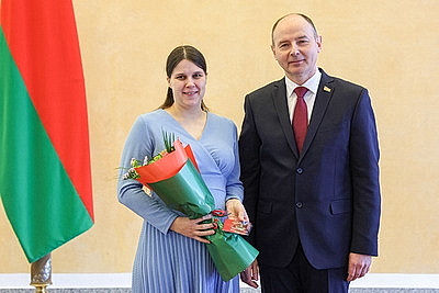 Орденом Матери наградили 42 представительниц Минской области