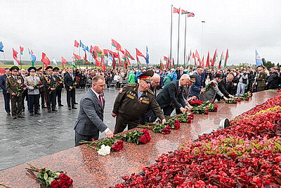 На Кургане Славы проходит областной праздник ко Дню Победы