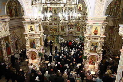 Православные верующие празднуют Крещение Господне