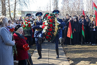 Останки 12 жертв геноцида белорусского народа перезахоронили в Кобрине