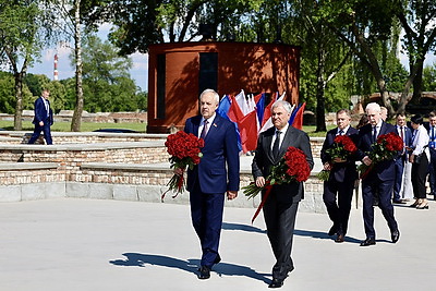 Памятную зону \"Скорбь\" открыли в Брестской крепости