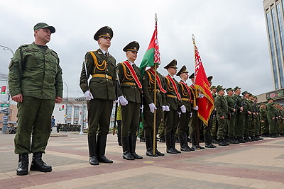 В Гомеле военнообязанные территориальных войск приняли присягу