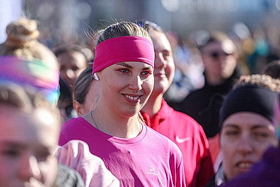 \"Заряд эндорфинами и цветы на финише\". \"Красивый забег\" прошел в Минске