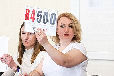 Турнир по спортивной акробатике \"Киндр-сюрприз\" собрал более 200 участников из Беларуси и России