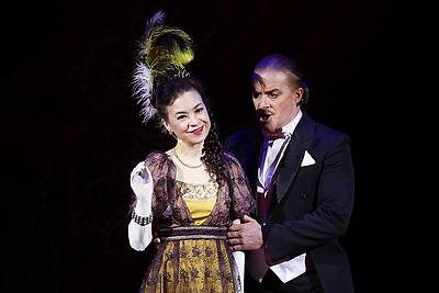 Юбилейный вечер \"Кальман против Штрауса, или Пять и пять - пятьдесят пять\" собрал на сцене весь коллектив музыкального театра