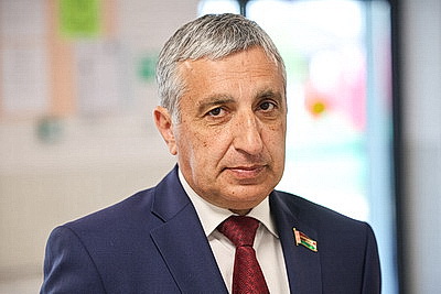 В Боровлянах открыли обновленное здание детской и стоматологической поликлиники