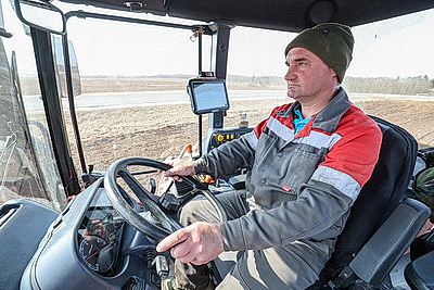 Посевная-2026 в Бешенковичах: новая техника и высокие темпы