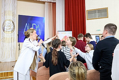 Песни и улыбки для детей и пожилых по всей стране. В Минске проходит акция \"Верить в себя\"