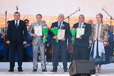 \"Дажынкі-2026\". Лучших тружеников села Витебской области чествуют в Миорах