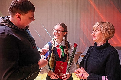 Шаг во взрослую жизнь: в Могилеве самым талантливым и творческим ребятам региона вручили первые паспорта