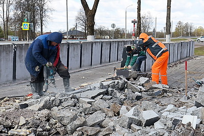 В Витебском районе завершается реконструкция братской могилы