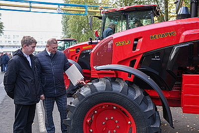 МТЗ передал колледжам аграрной отрасли Беларуси партию энергонасыщенных тракторов