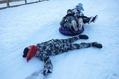 \"Был разработан план\". Что предпринимают в Минске, чтобы снизить травматизм при катании на тюбингах