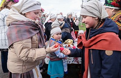 Сохранение традиций. Весенний обряд \"Ваджэнне Сулы\" в Гомельском районе