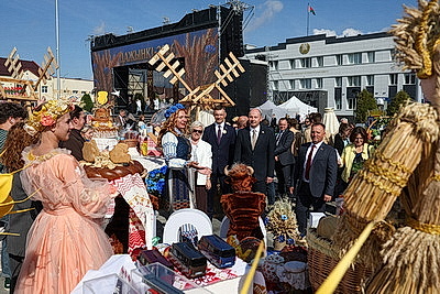 Праздник тружеников села. В Дзержинске проходят областные \"Дажынкі\"